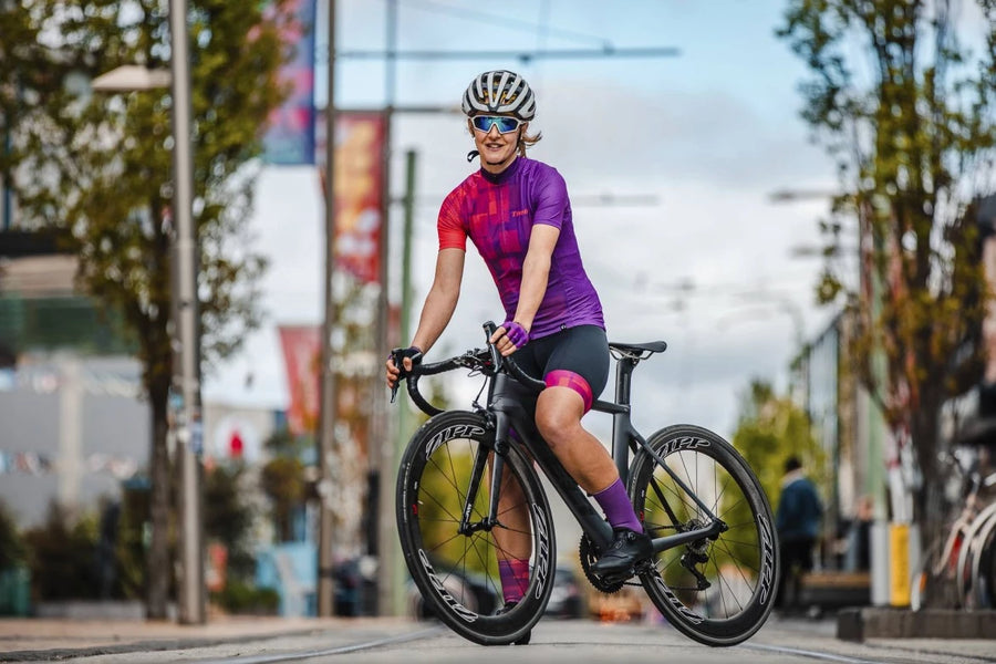 Santic Cycling Shorts Women Padded Cycle 3/4 Trousers Ladies Biking Capris Leggings  Tights MTB Black XS : : Fashion